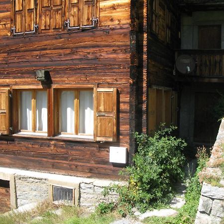 Alpia 26 - Zwei Zimmerwohnung In Traditionellem Walliser Haus Газенрид Экстерьер фото
